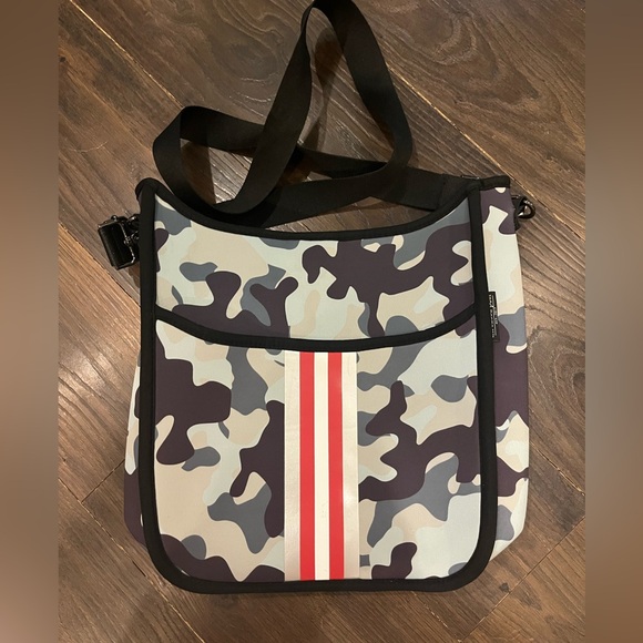 threaded pear Handbags - Camouflage Crossbody Bag